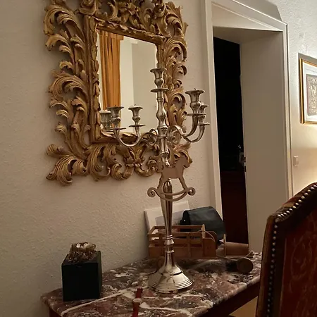 Residential&guesthouse Living Fuerstenbau Hotel